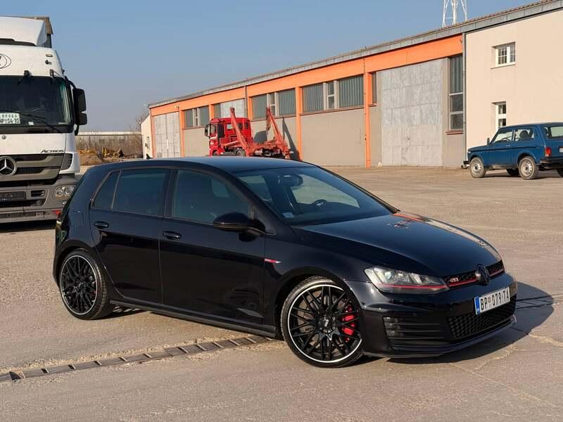 Volkswagen Golf 7 2013 - 1