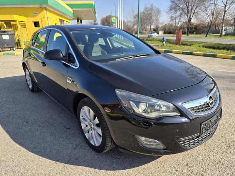 Opel Astra J 2010 - 2