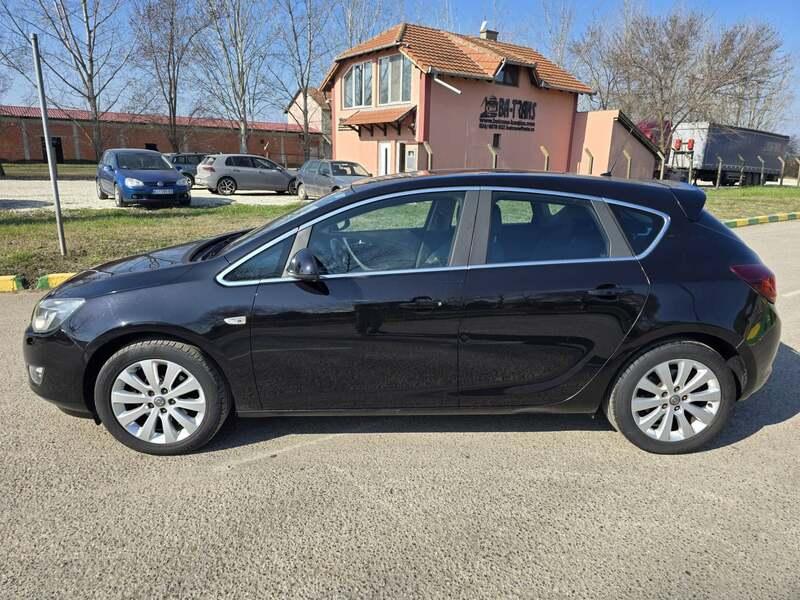 Opel Astra J 2010 - 4