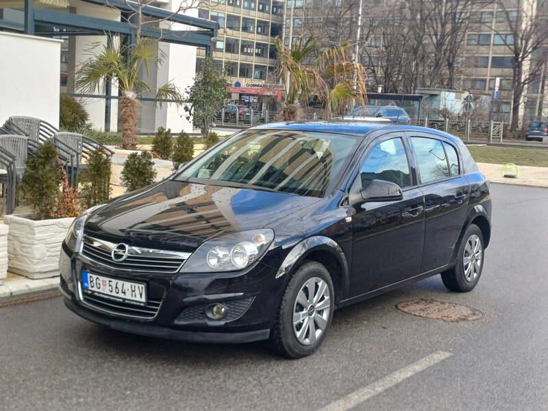 Opel Astra H 2012 - 1