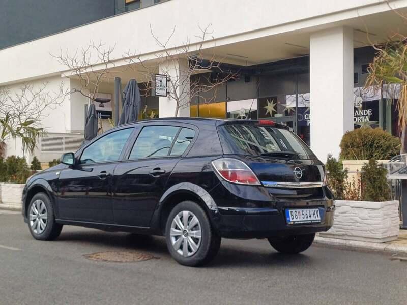 Opel Astra H 2012 - 4