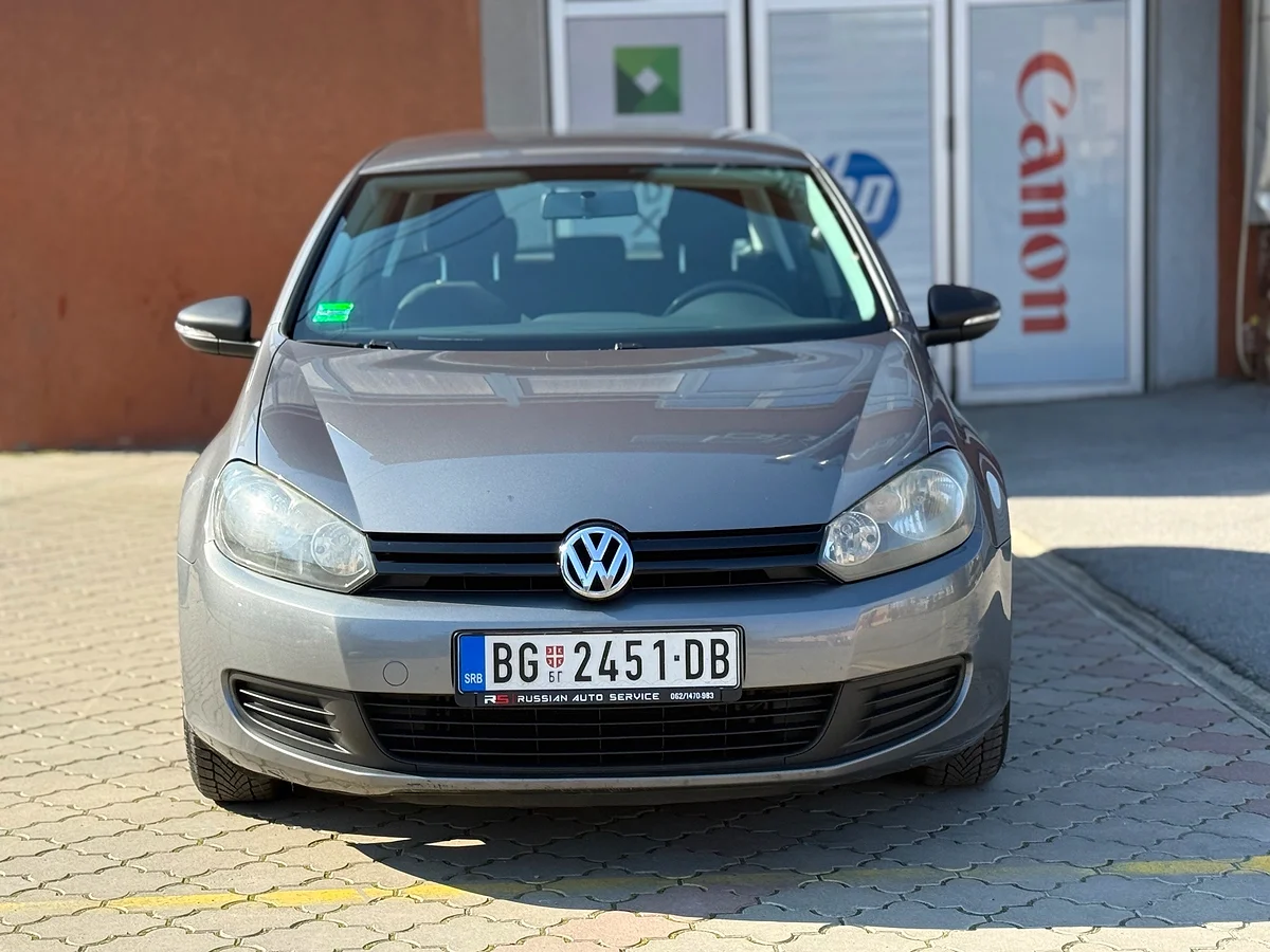 Volkswagen Golf 2010 - 1