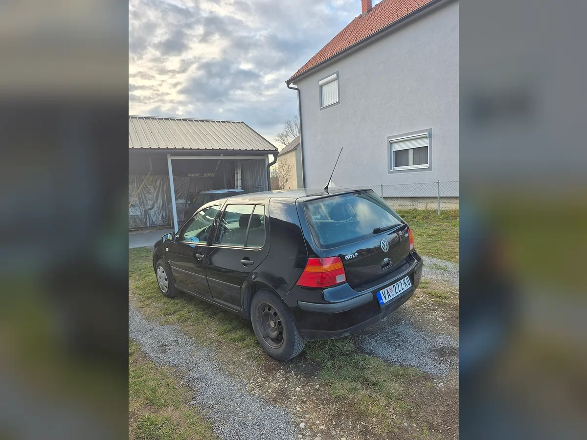 Volkswagen Golf 2003 - 1